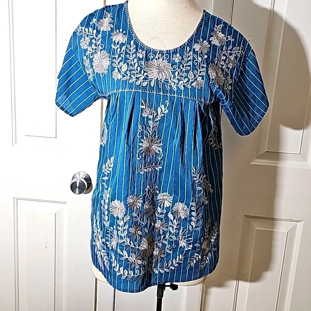 Layerz clothing top.blue with gray‎ stripes beautiful silver enbroidery. Size sm